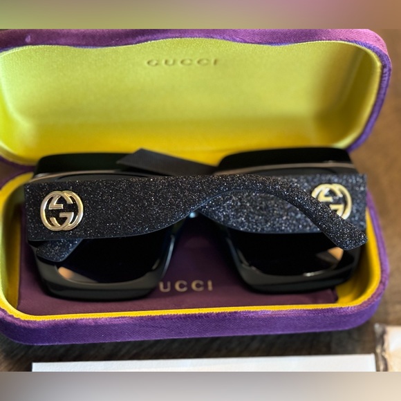 Oversized square Gucci sunglasses - Picture 4 of 16